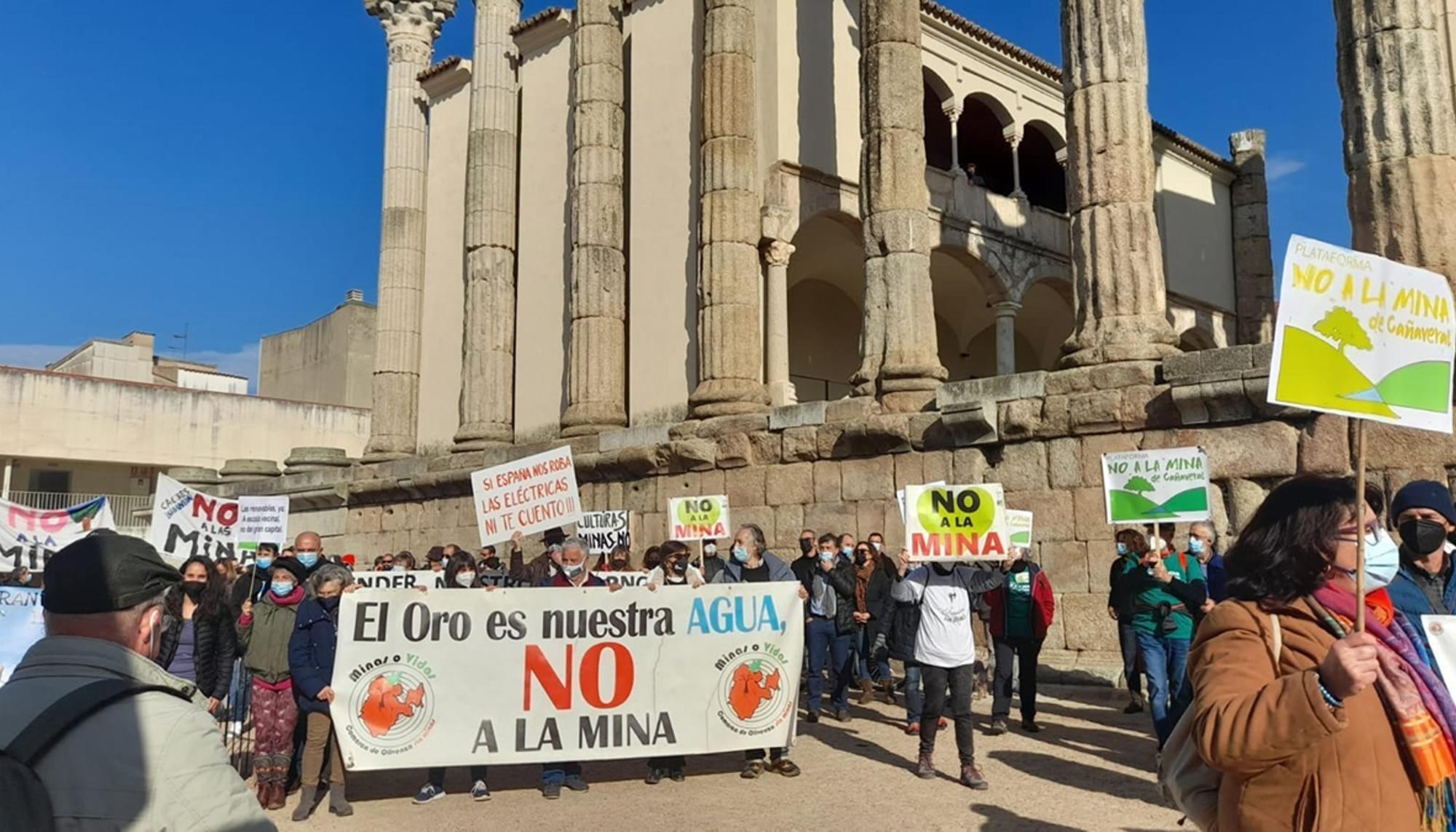 Protesta Olivenza en Mérida